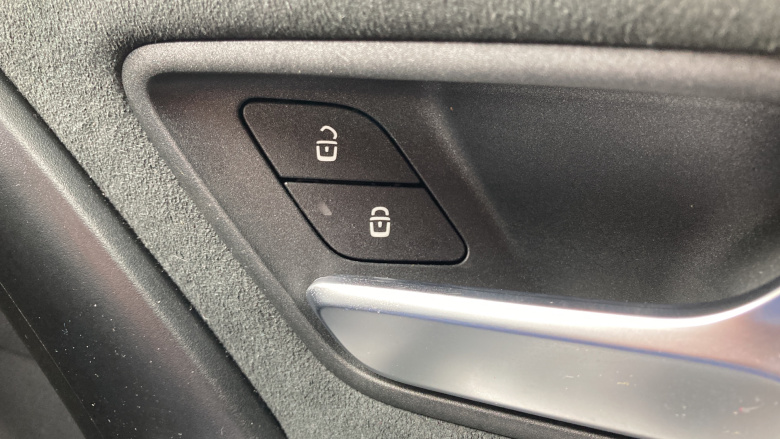 Mercedes-Benz CLA 220d AMG Line Premium 4dr Tip Auto Diesel Saloon